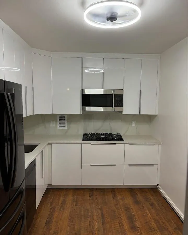 Renovated kitchen with quartz countertops in Euless